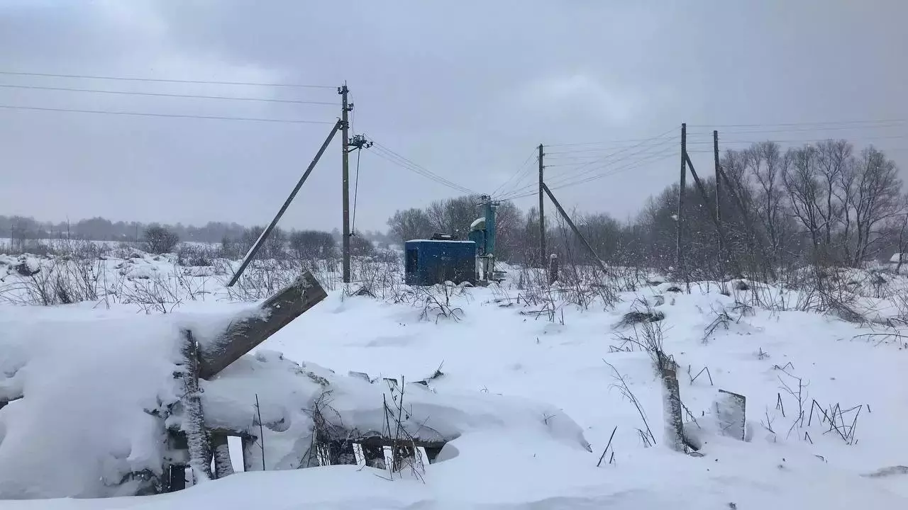 В Ярославской области без электроснабжения остались сотни людей: власти бездействуют