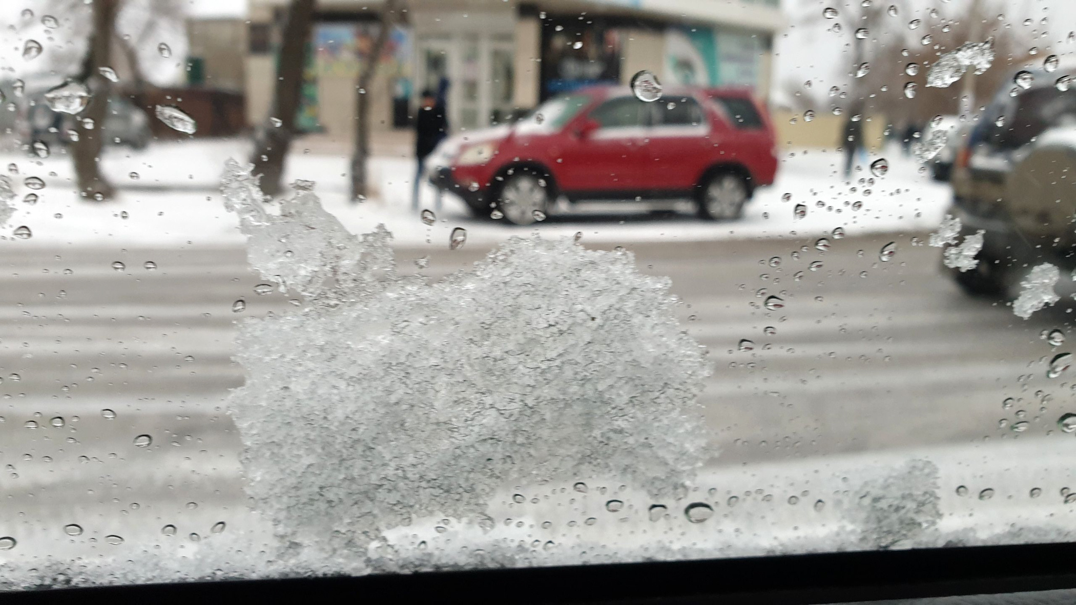 Татарстанских водителей призвали не выезжать за город из-за метели