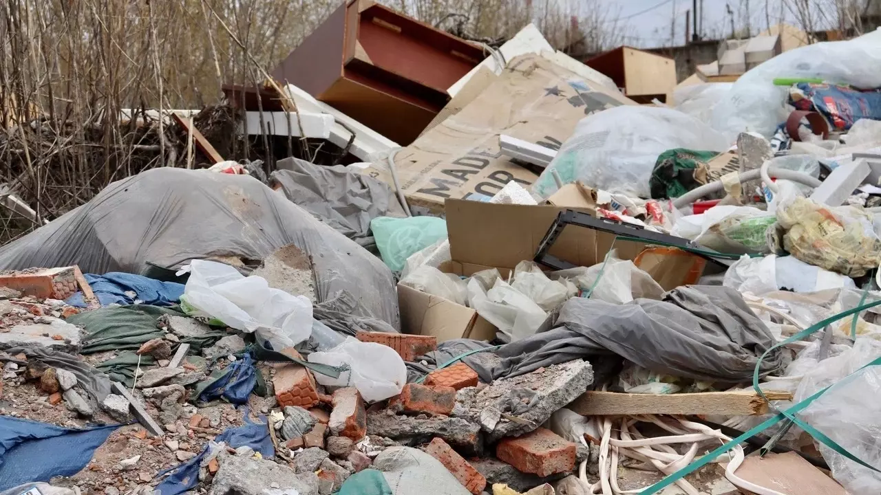 Минниханов отчитал главу минстроя РТ из-за жалоб на мусор