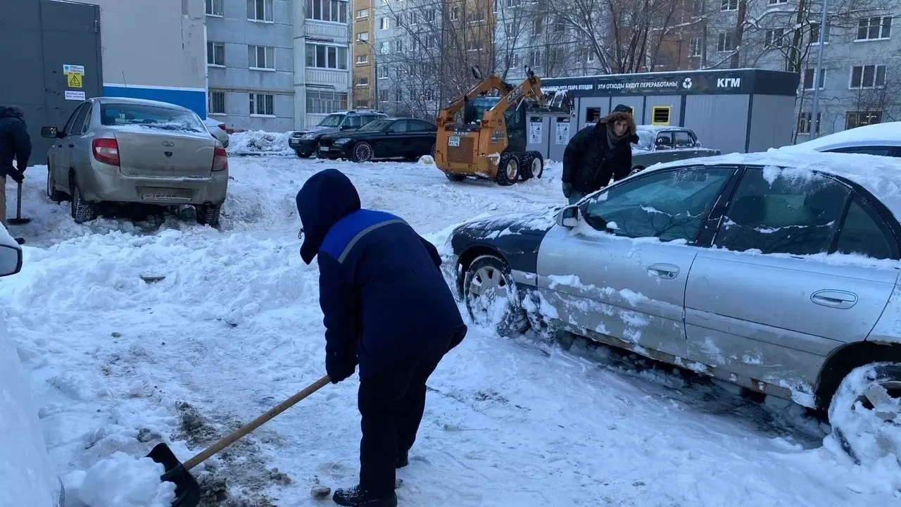 Магдеев упрекнул челнинские УК в плохой уборке дворов