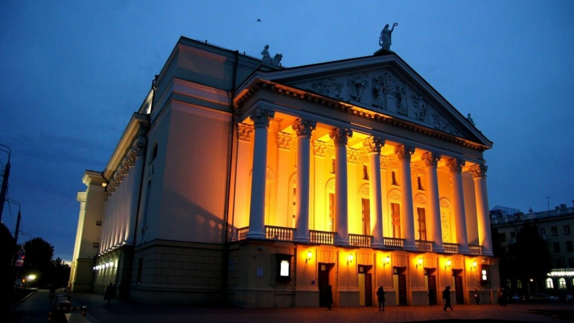 Крыша театра оперы и балета в Казани признана аварийной