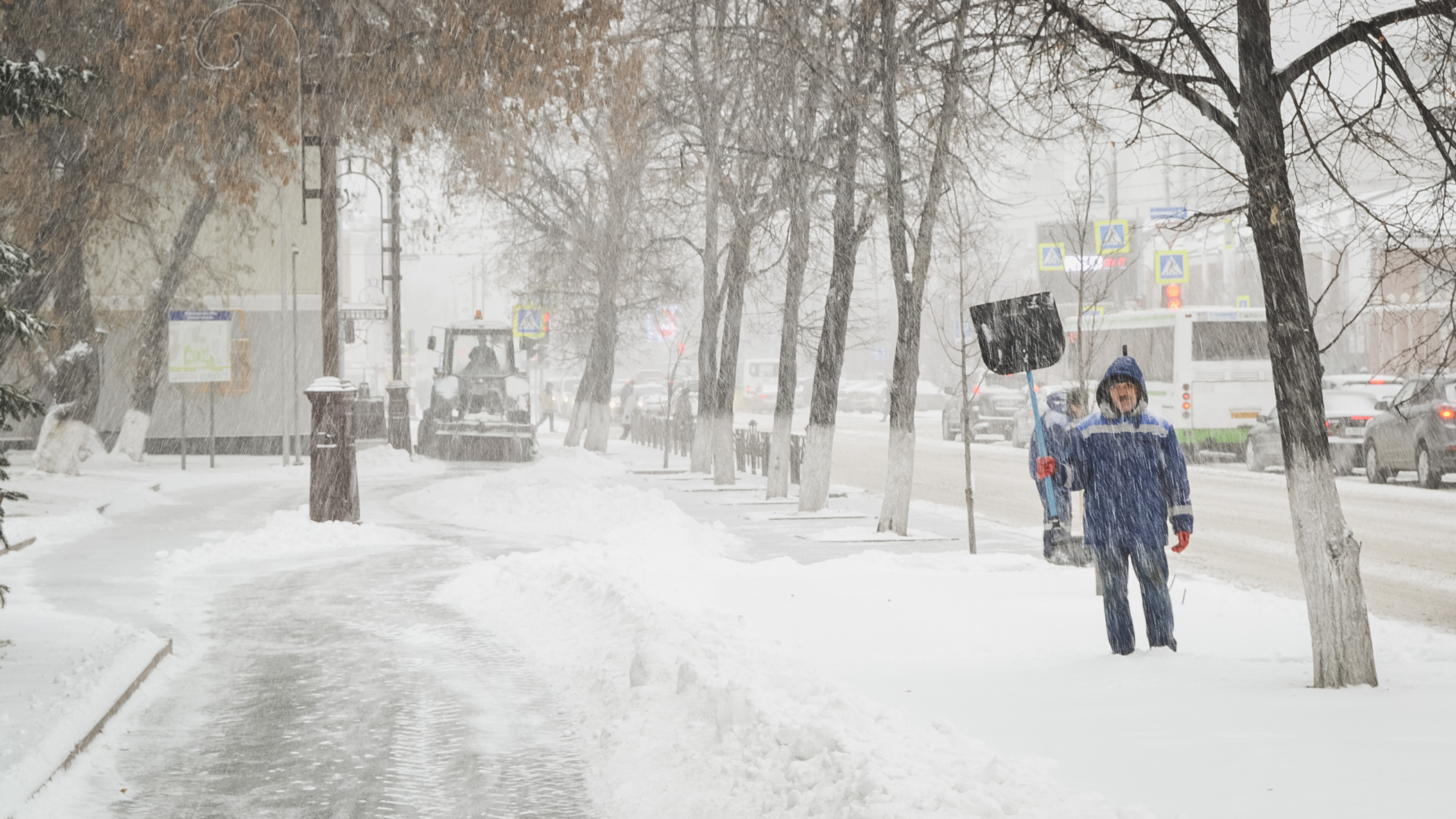 «Ночь была особенно ударной»: мэр Казани похвалил дорожников за уборку снега