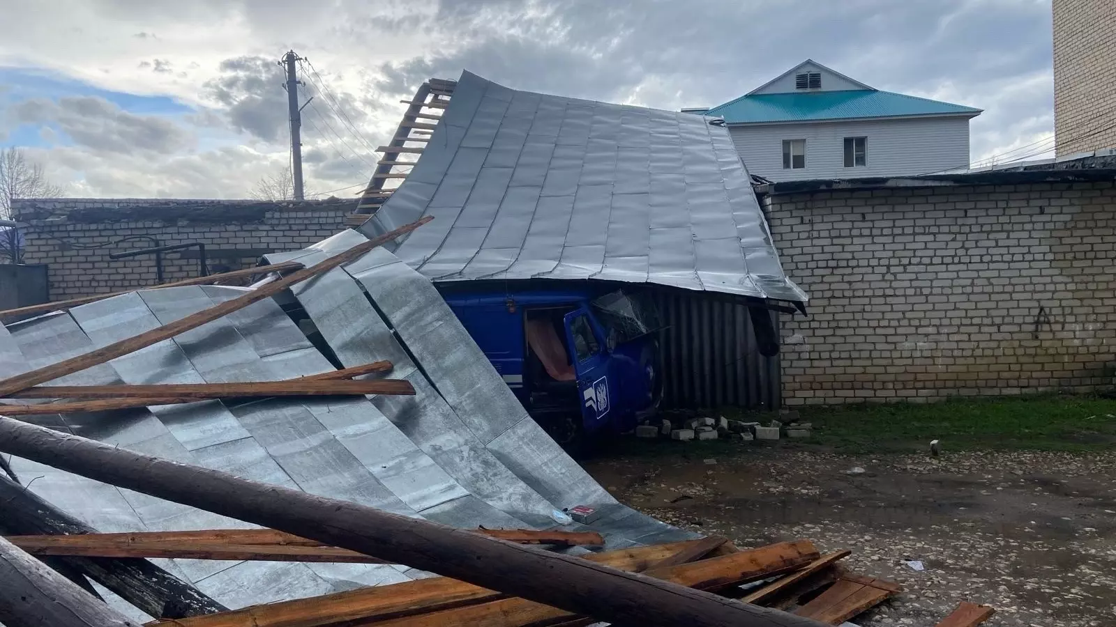 В Буинском районе приступили к устранению последствий урагана
