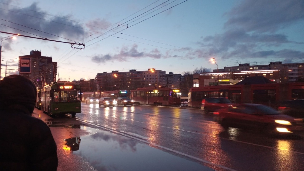 В Казани часть троллейбусов и трамваев остановились из-за пропавшего электричества
