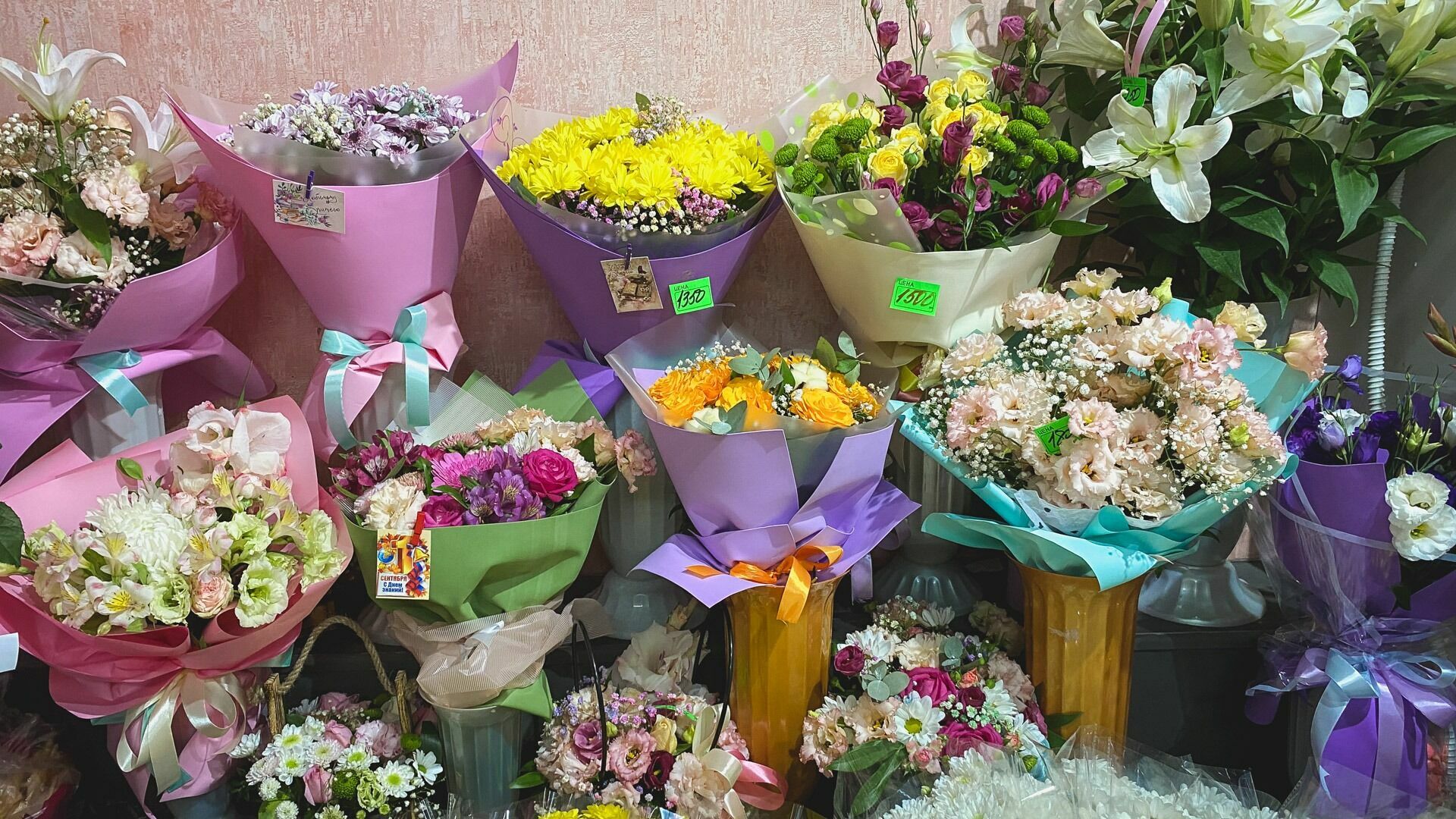 У казанской предпринимательницы перед 8 Марта украли 106 коробок с цветами