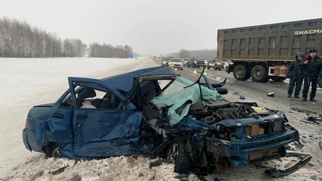 В Татарстане произошло смертельное ДТП с тремя автомобилями