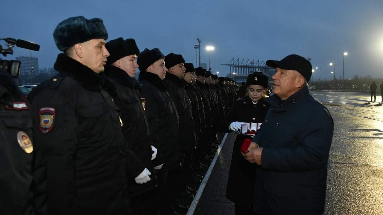 Минниханов поздравил сотрудников МВД с профессиональным праздником
