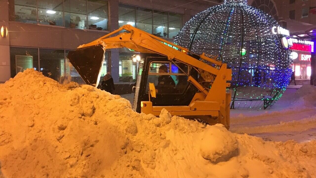 Первая проверка стихией: в Казани вывезли более 17 тысяч тонн снега