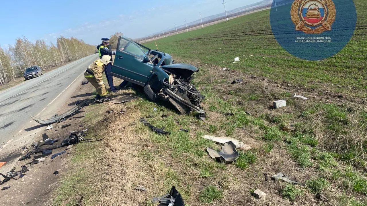 Водитель иномарки погиб после столкновения с грузовиком в Татарстане