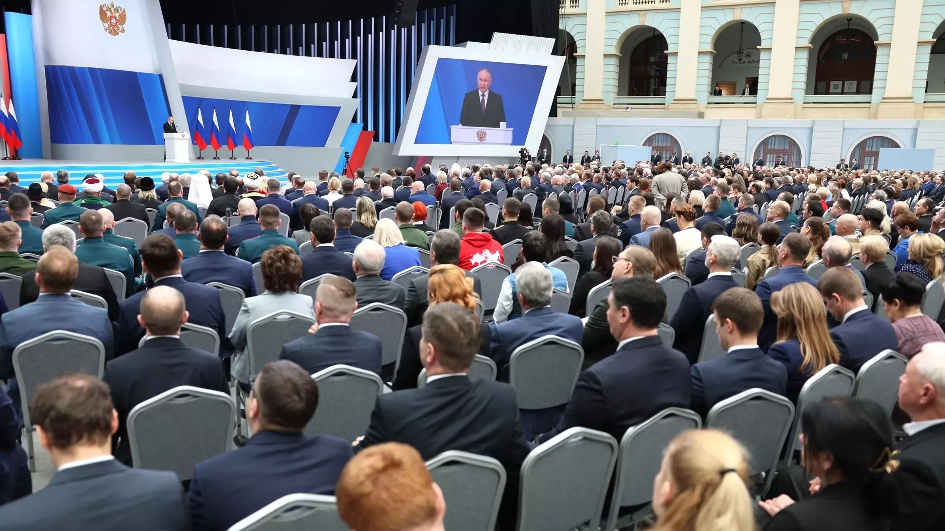 Путин пообещал рост МРОТ в России к 2030 году до 35 тысяч рублей