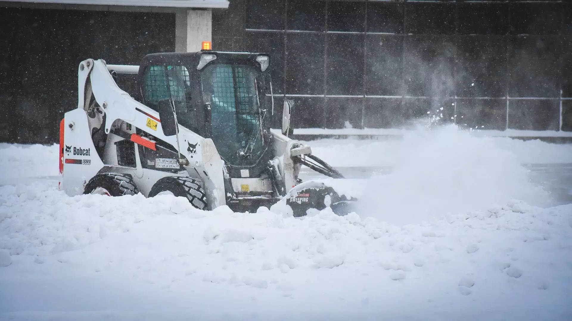 Mash Iptash: Снегоуборочный трактор наехал на пенсионерку