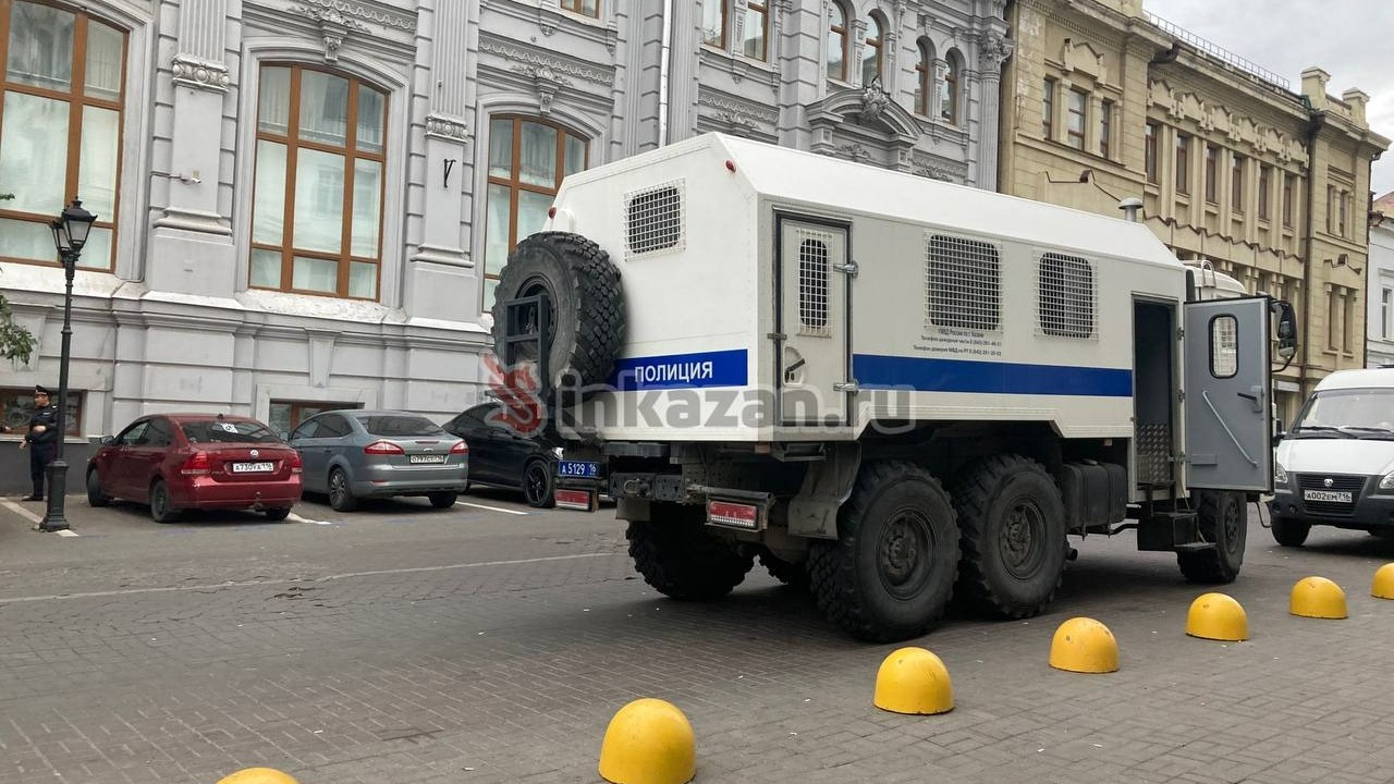 Росгвардия и полиция ждут наплыва футбольных фанатов в центр Казани
