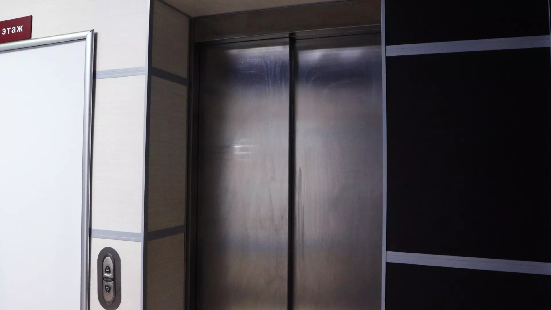 Клюшнев объяснил, как рассчитывается стоимость установки лифтов в переходах