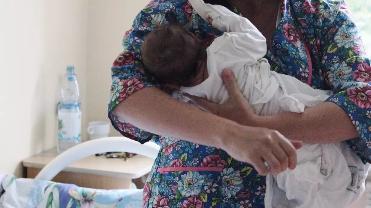 SHOT: Мать умершего в Татарстане младенца трясла беспокойного сына