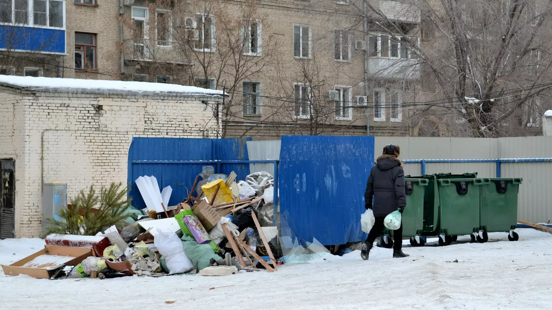 В Альметьевске пожаловались на двухнедельное отсутствие мусоровозов «Гринты»