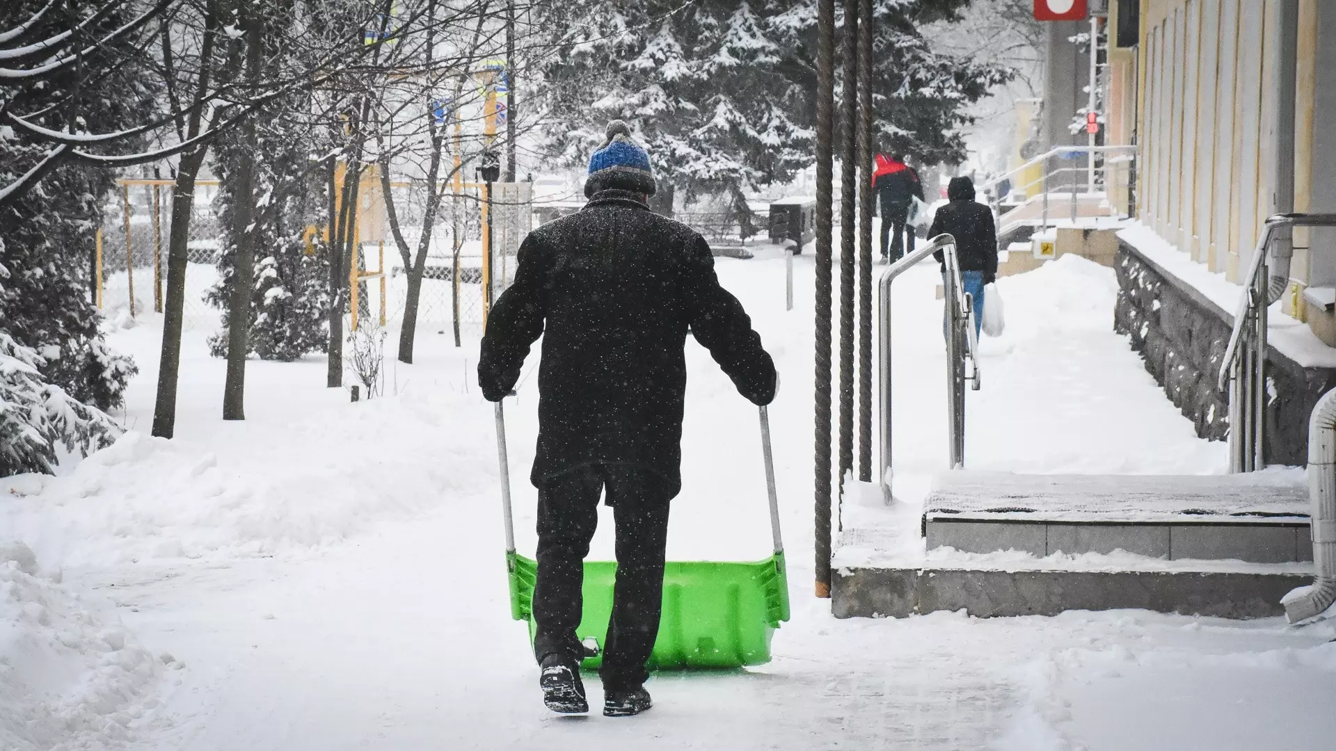 Уборка снега в Казани