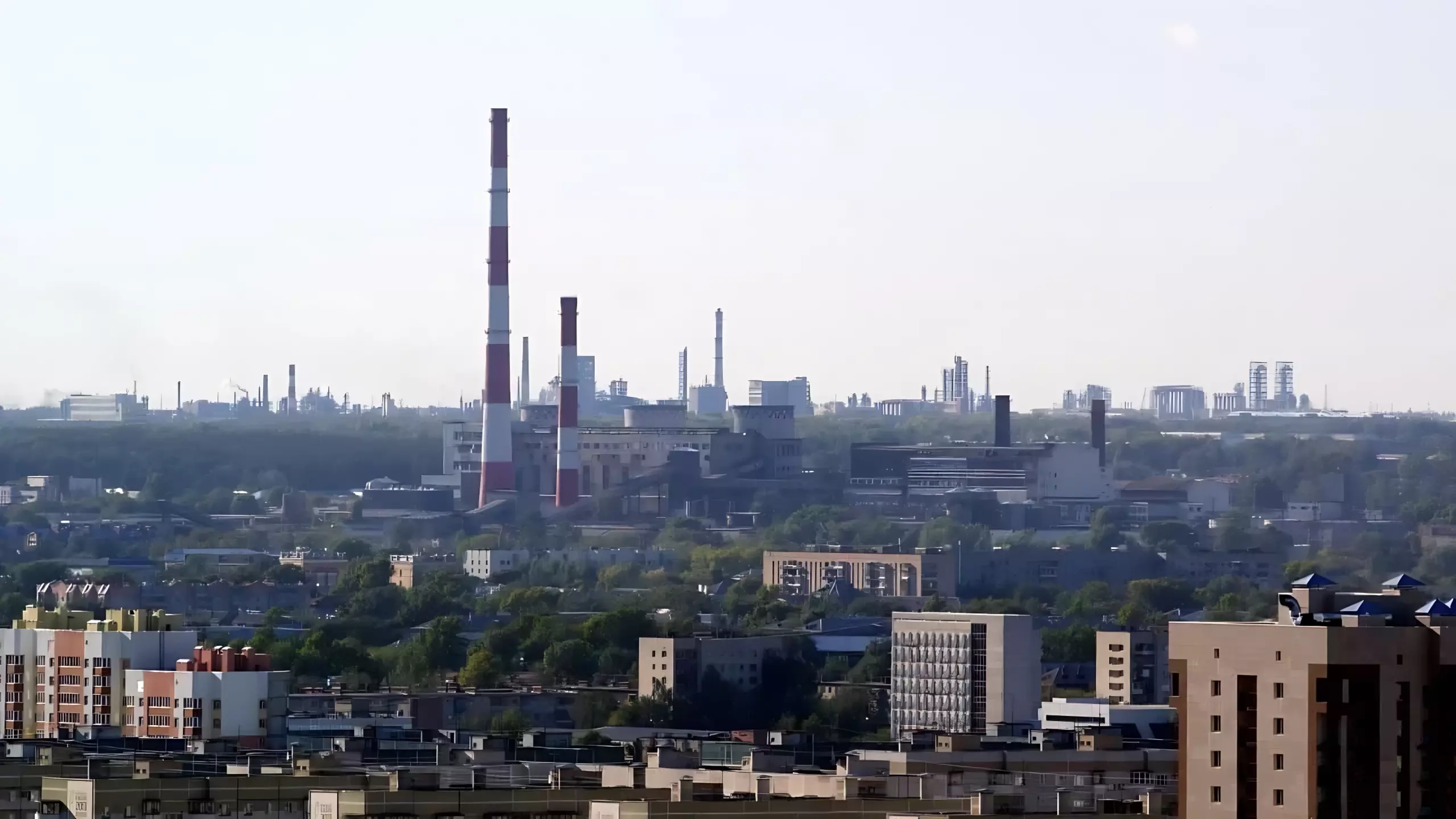 Казанцы пожаловались Минниханову на неизвестные выбросы