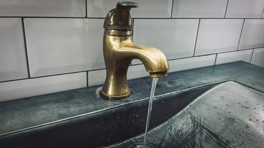Десятки домов Казани останутся без воды из-за работ на водопроводе