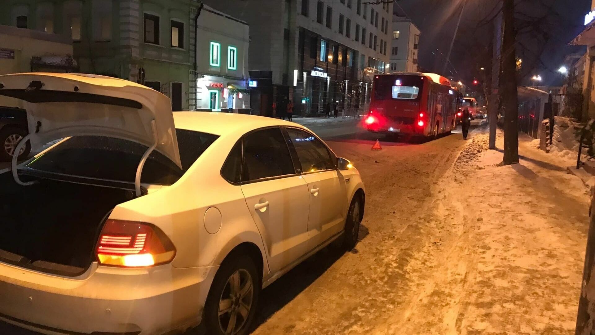 В Казани произошло ДТП автобуса с такси