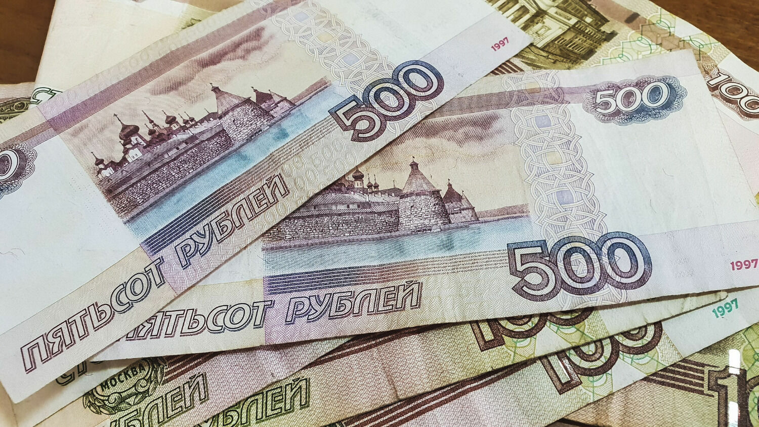 Губернаторские выплаты на детей в 2023 году: что нового в Казани