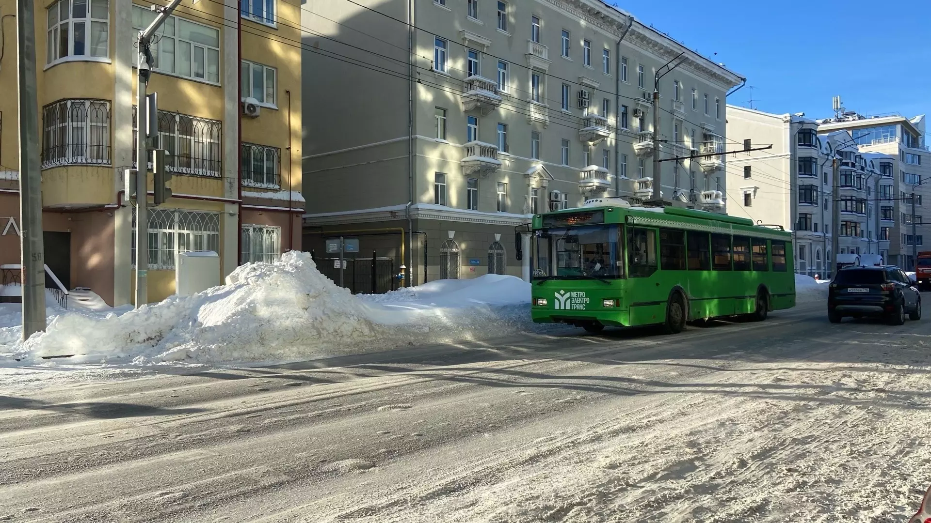 Трамваям и троллейбусам восстановили движение по Казани