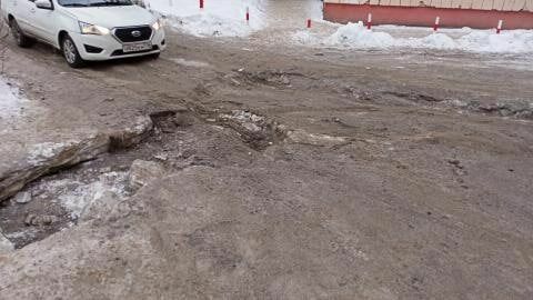 В Казани из-за аварии образовалась «траншея-убийца» для машин