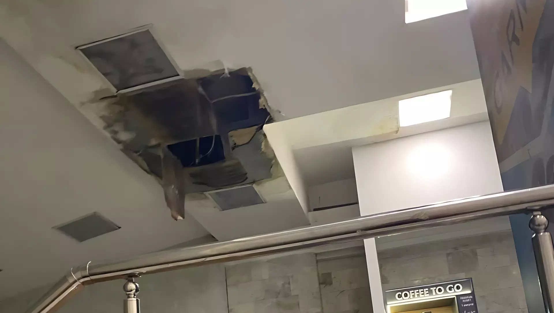 «Метроэлектротранс» опроверг обрушение потолка на станции метро в Казани