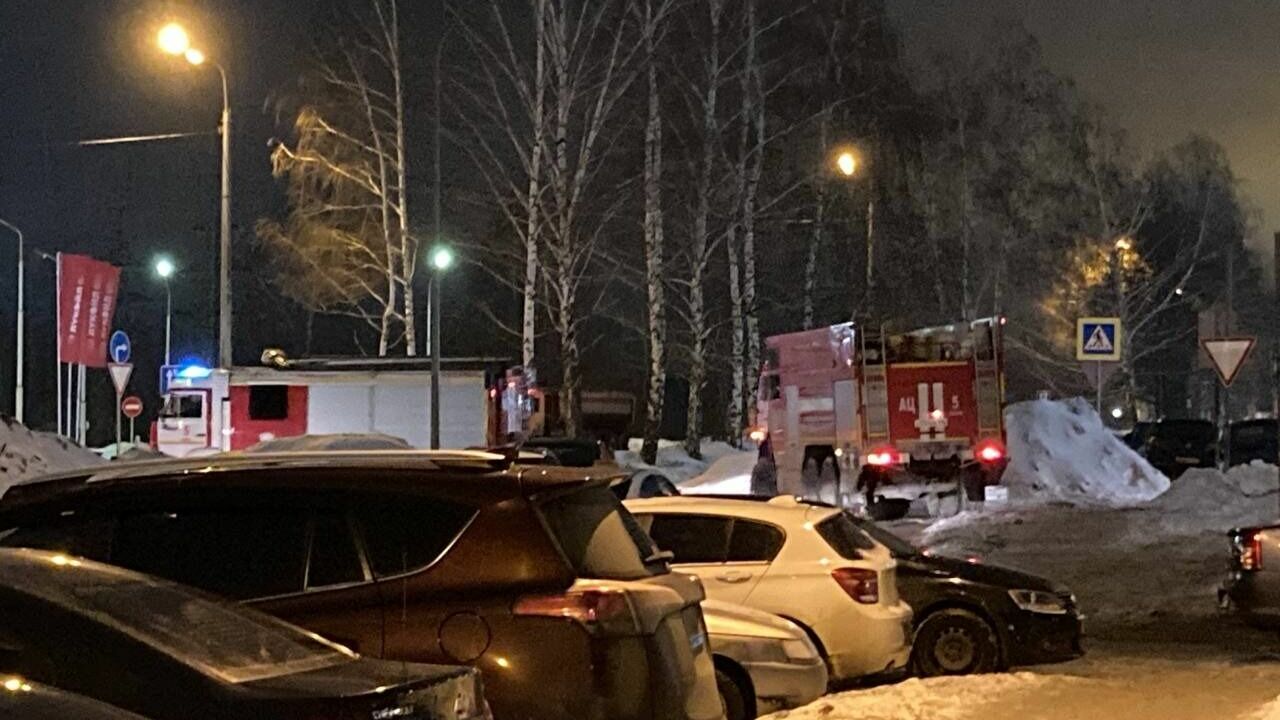 В Казани на пожар прибыли 5 пожарных машин - Telegram