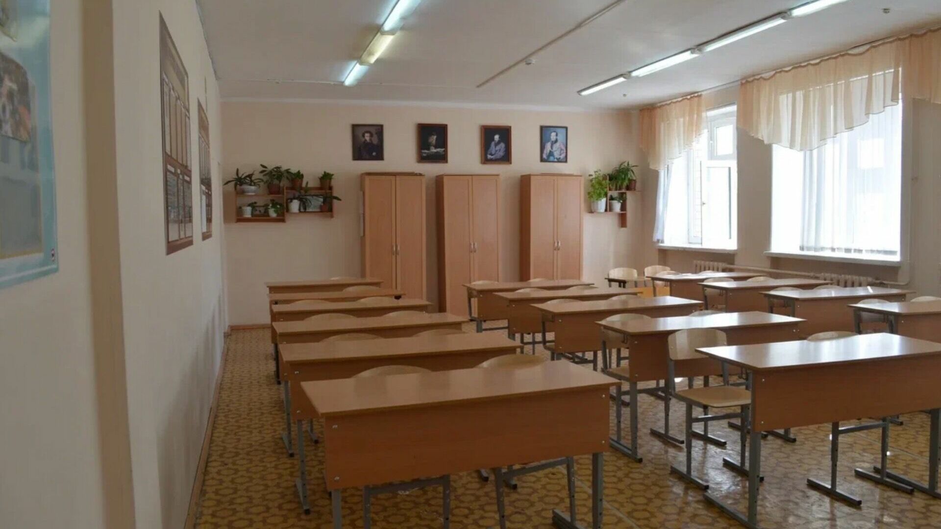 В Казани эвакуировали школу