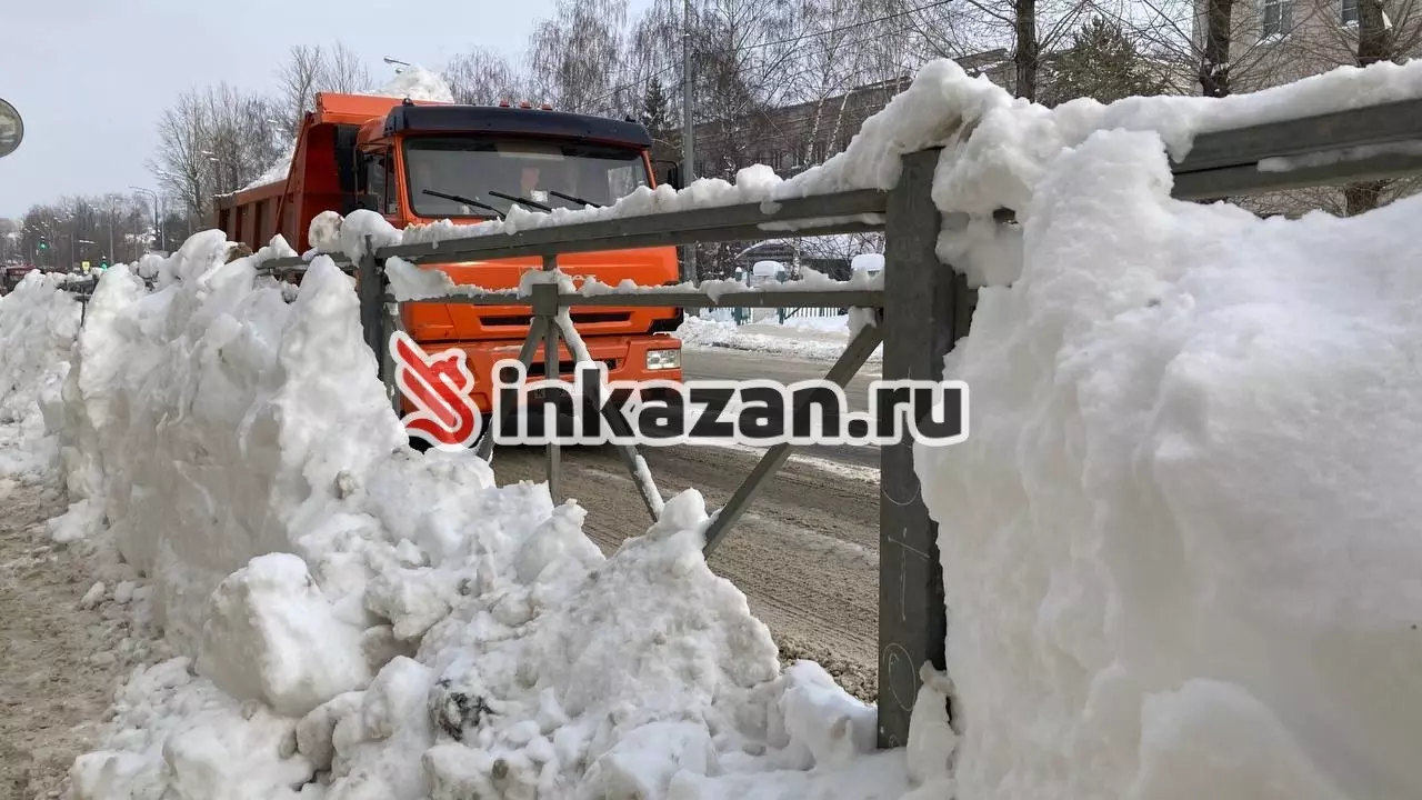 Улицы Казани обещали очистить от снега. Что получилось