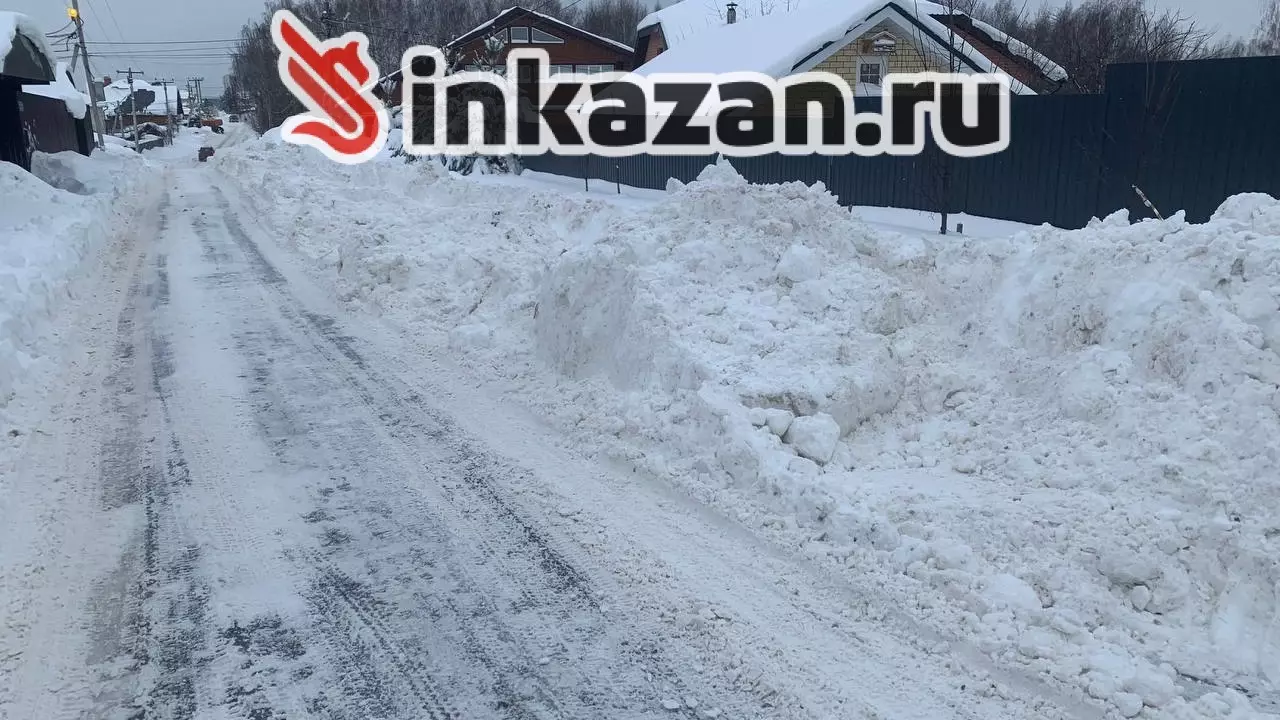 Дорожники очищают Казань от снега круглосуточно, но горожане недовольны