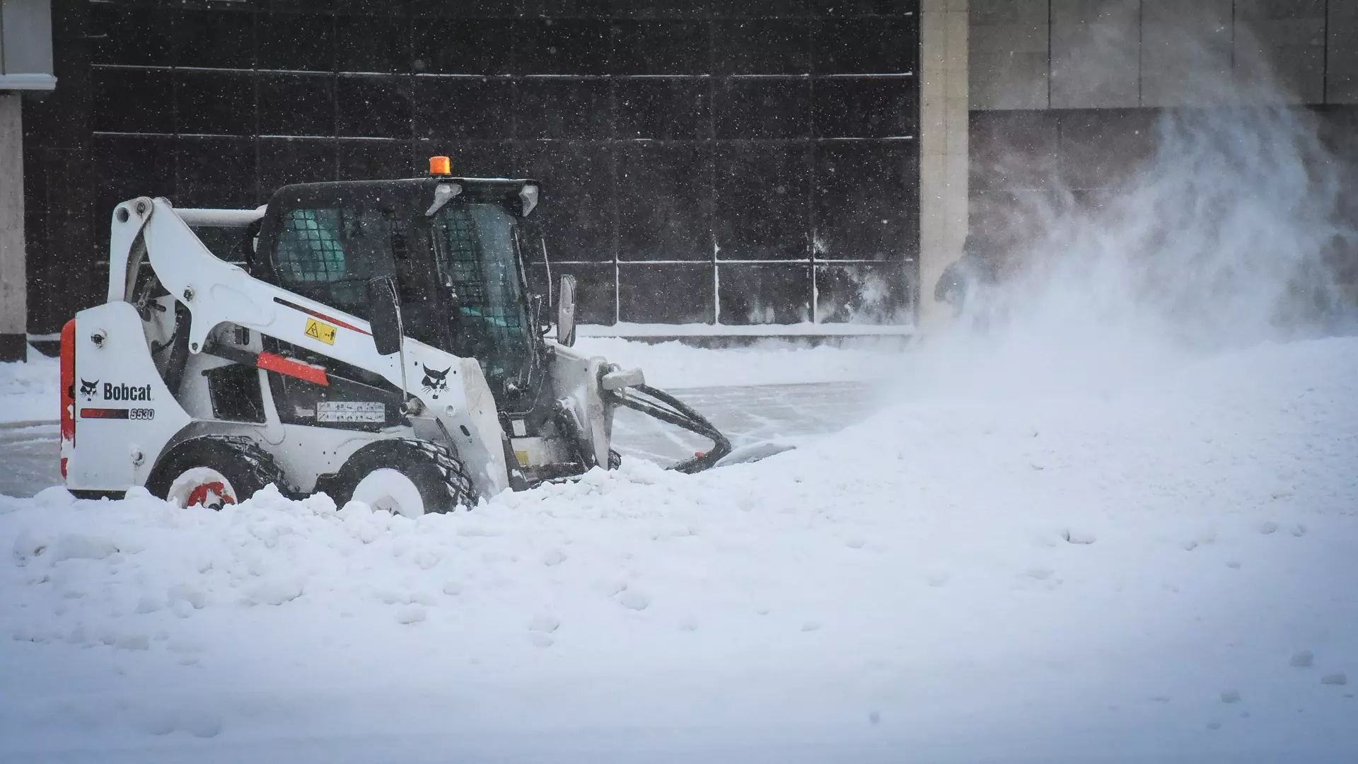 Казанцы надеются, что дороги на улицах города очистят от снега как можно быстрее