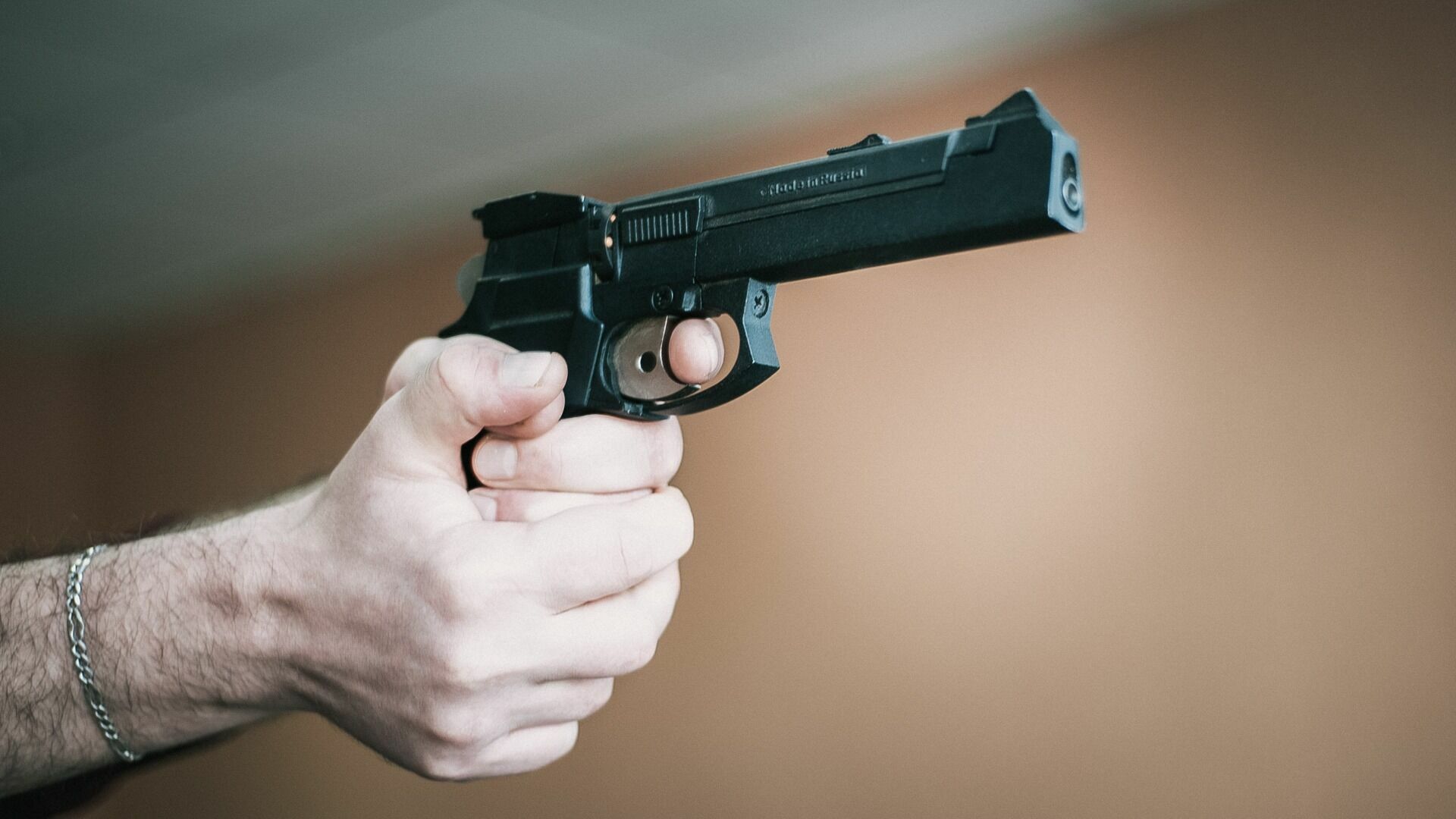 Казанец устроил стрельбу по подросткам — Telegram