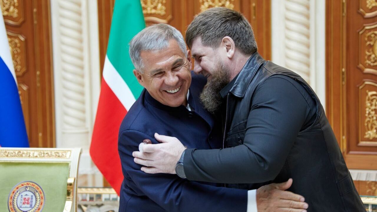 Минниханов поздравил Кадырова с днем рождения на чеченском