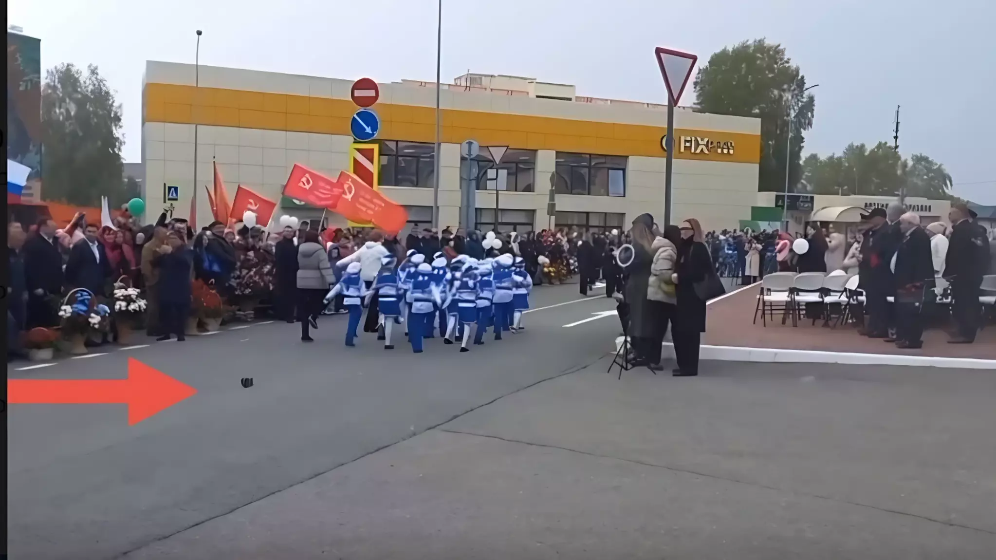 В Татарстане во время парада детсадовец потерял ботинок, но продолжил маршировать