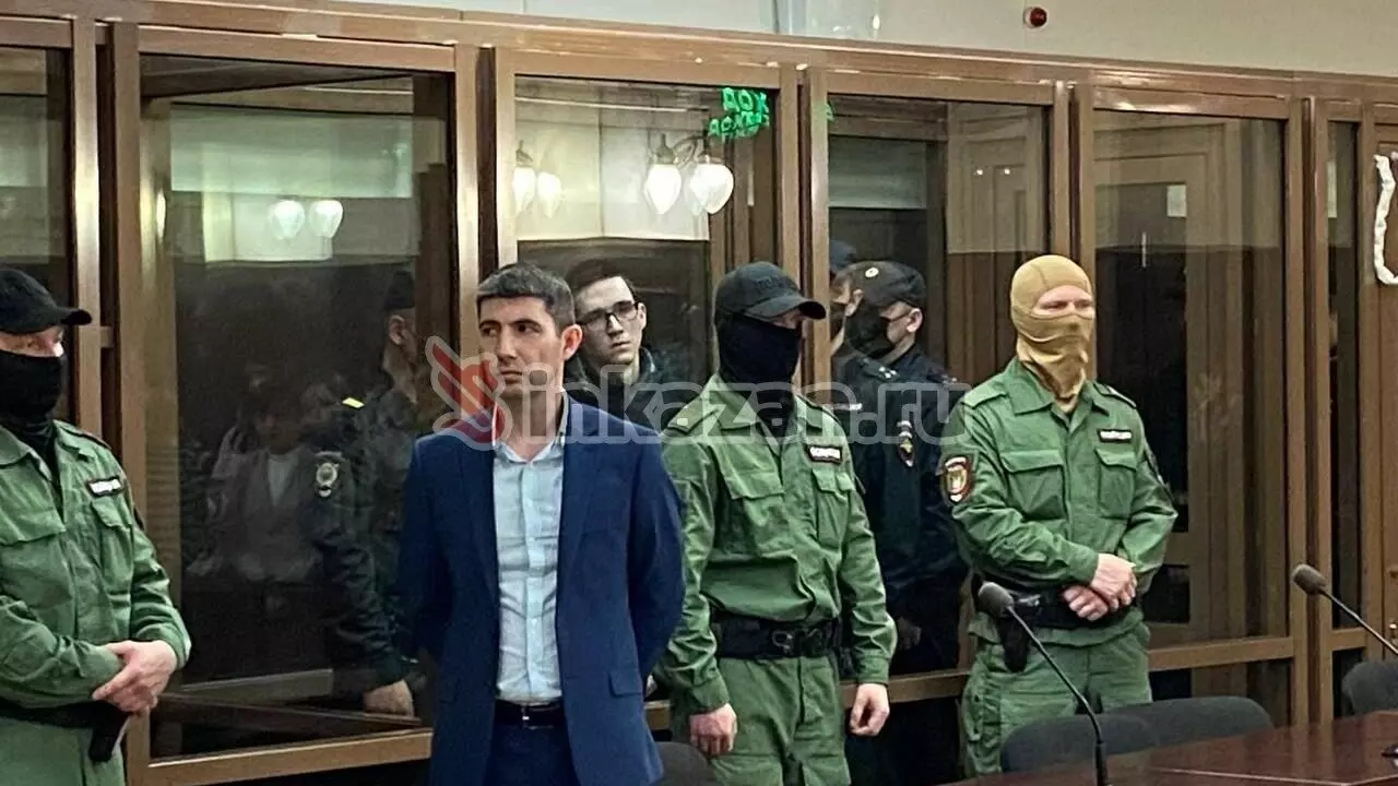 МК: осужденный за стрельбу в гимназии Казани Галявиев не выходит на связь