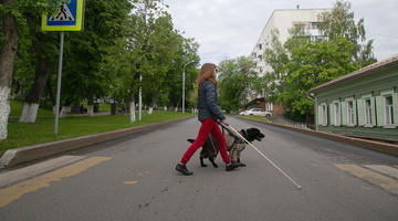 Около центра общества слепых в Казани установили «голосовой» светофор