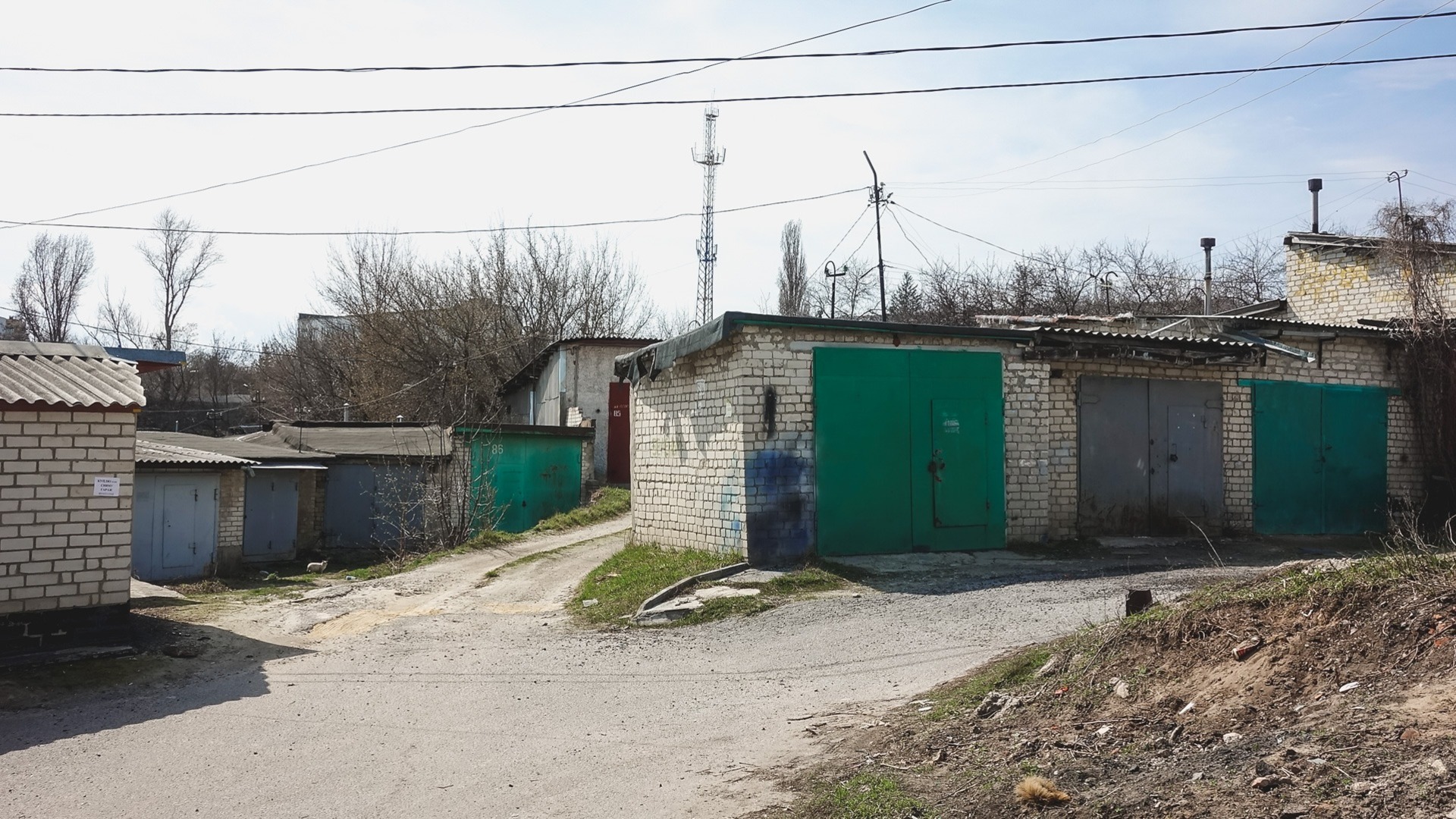 В Татарстане гараж пенсионерки провалился под землю