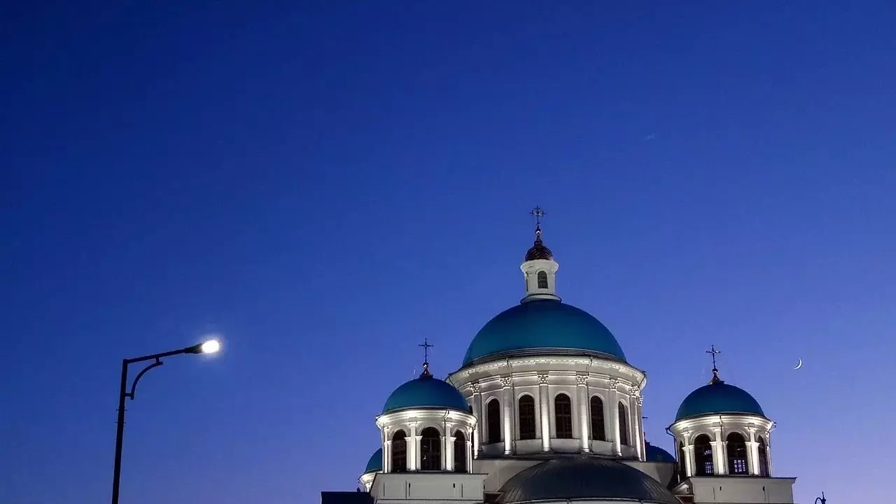 В Казани насчитывают десятки храмов, где можно набрать святую воду