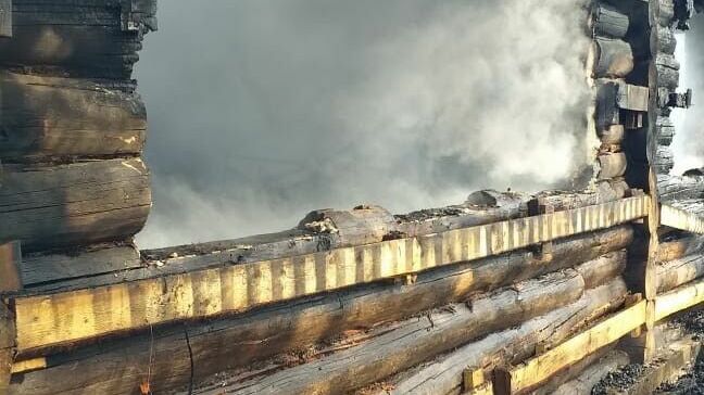 На пожаре в частном доме в Татарстане сгорела женщина