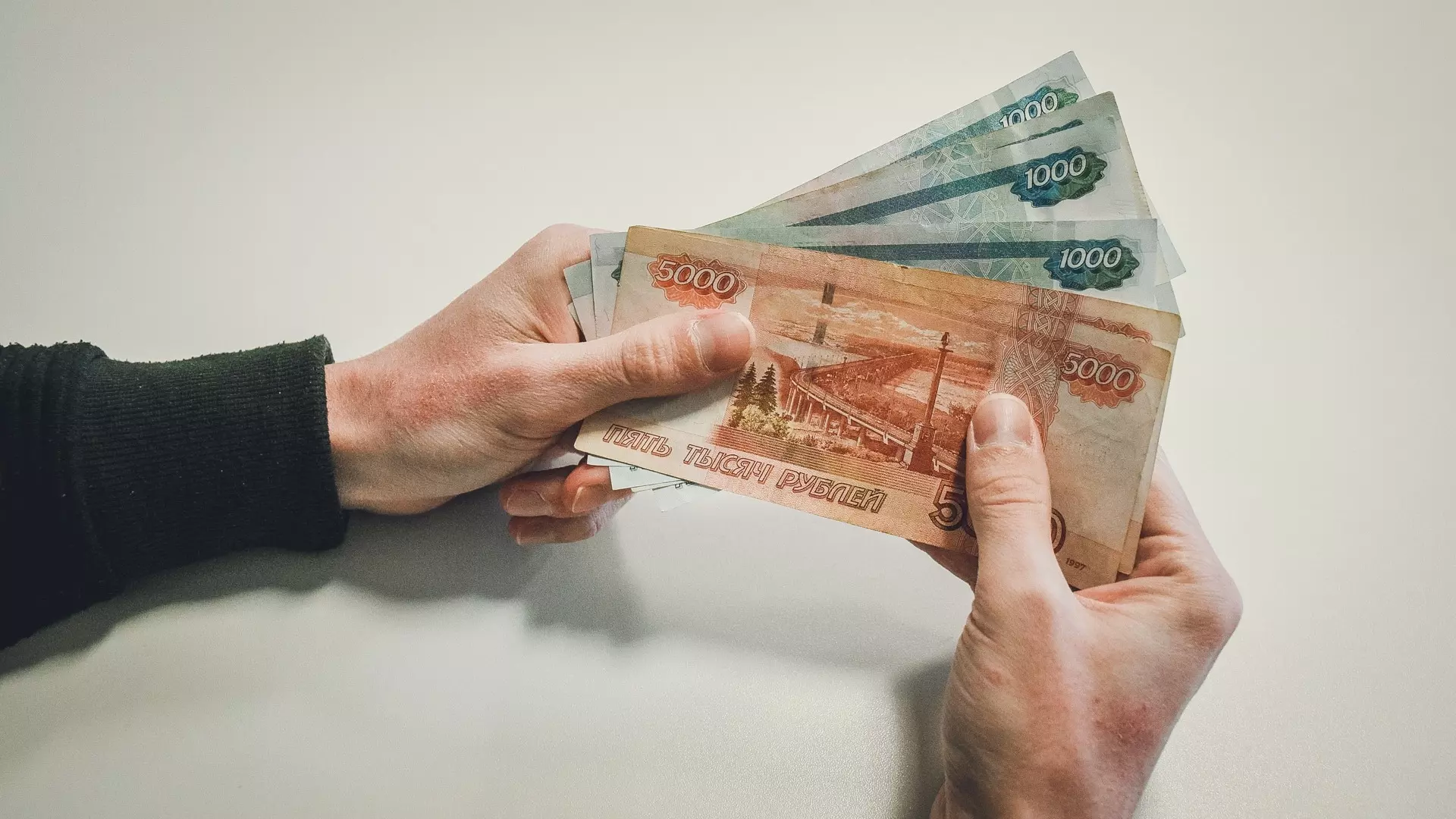Челны обогнали Казань по размеру средних зарплатных предложений