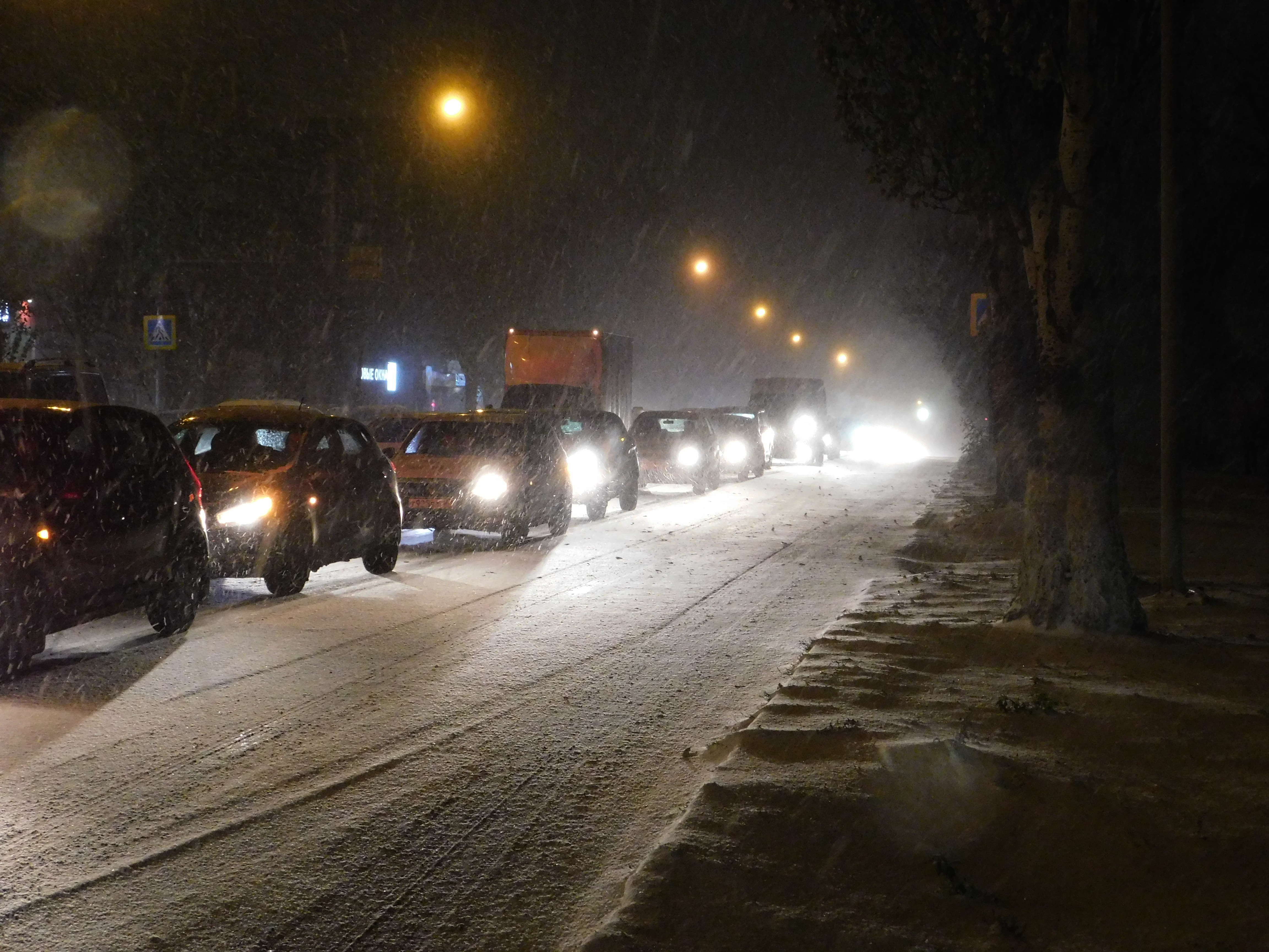 На трассах Татарстана возобновили движение после снежной ночи