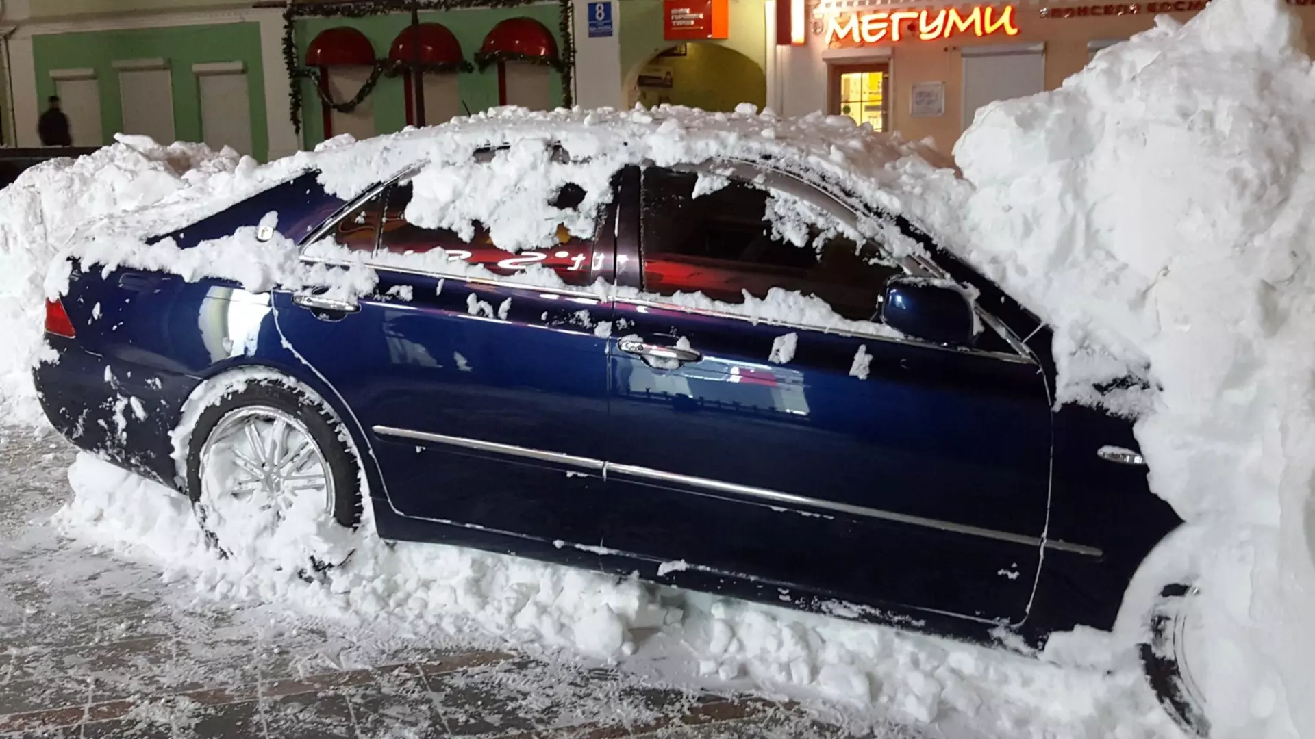 Казанцам советуют откапывать автомобили от снега: почему