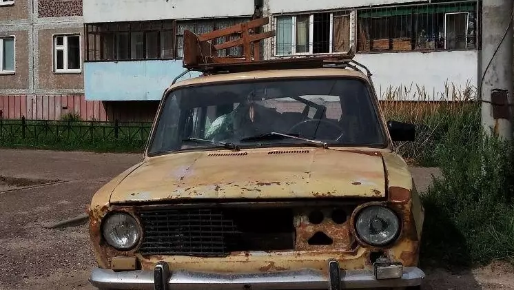 Приставы за год изъяли у должников около 800 машин в Татарстане