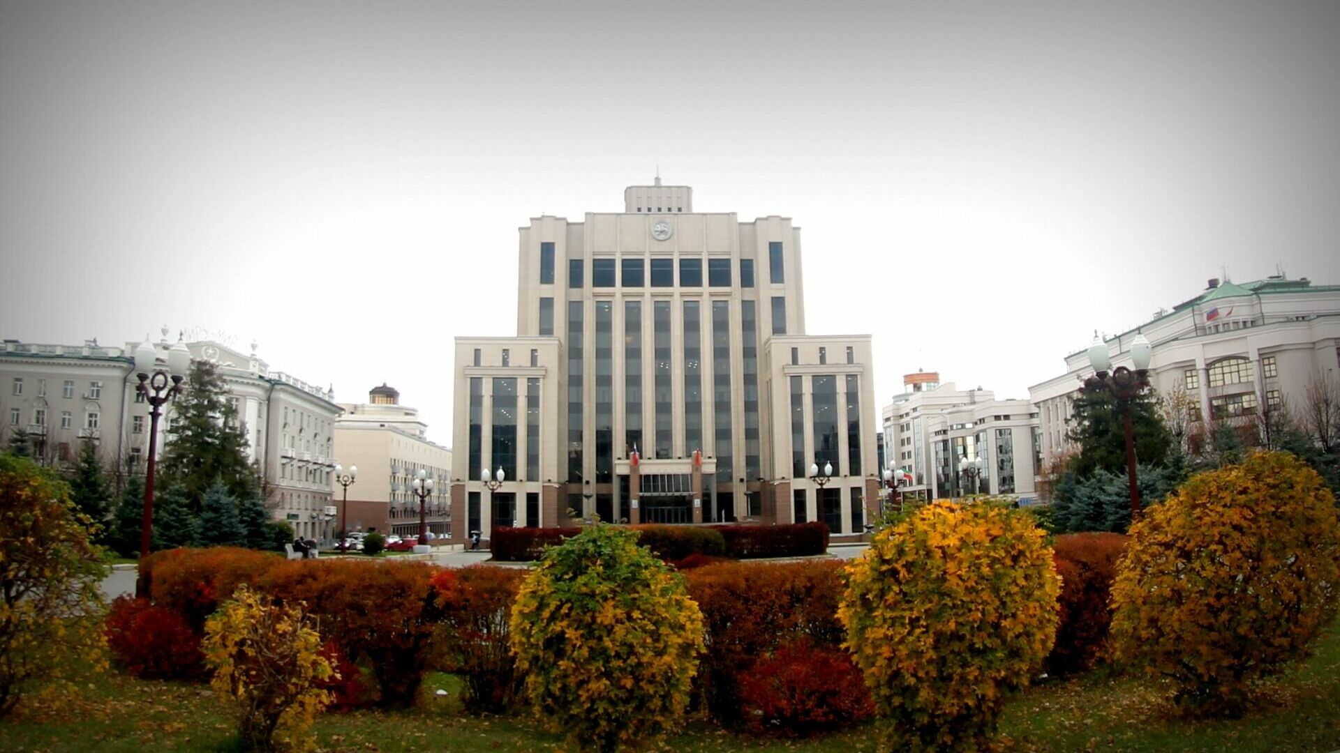 Казанцы сообщили о разрушении здания на площади Свободы