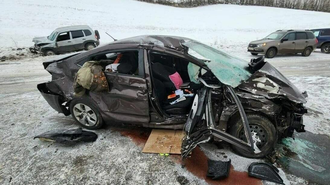 В Татарстане 5 человек пострадали в ДТП с «Нивой» и иномаркой