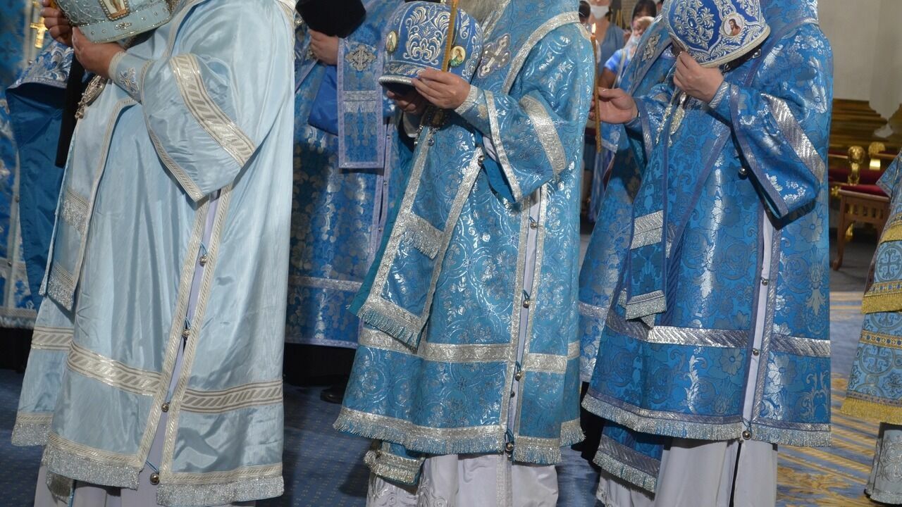 Казанских священников научили надевать противогаз и реанимировать людей
