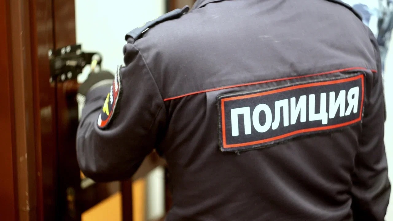 Казанская полиция отказалась комментировать взрыв гранаты у подъезда