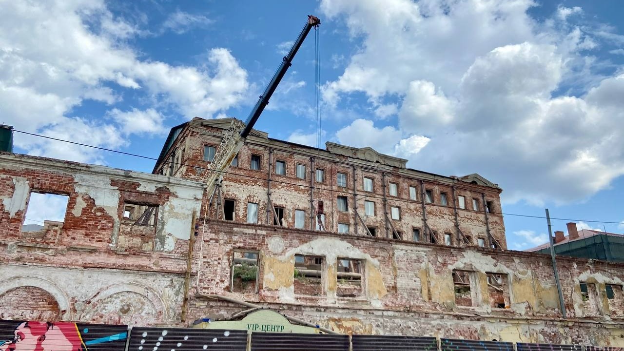 В Казани оживилась реконструкция гостиницы Дворянского собрания