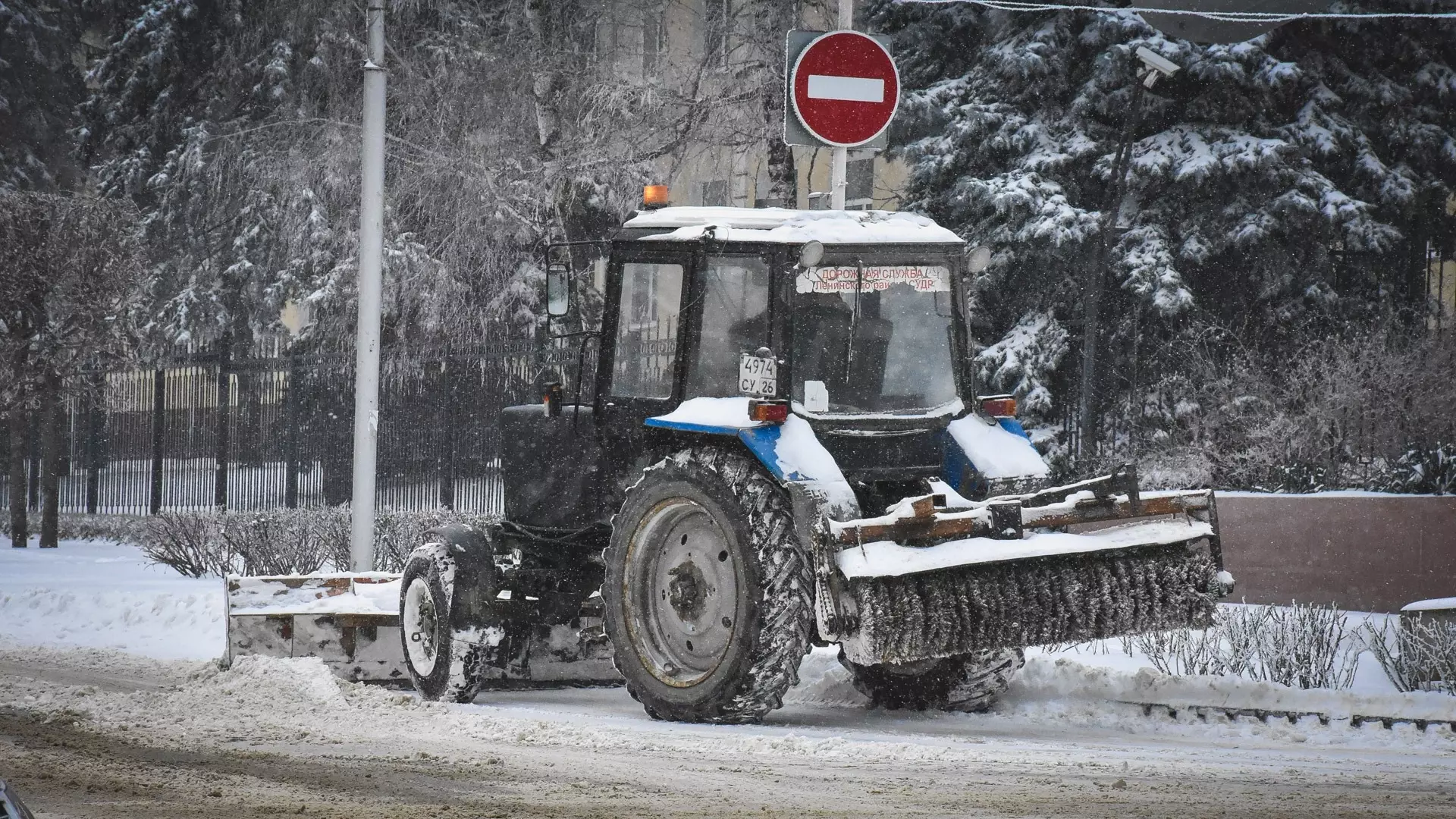 В Татарстане дороги от снега чистят более 1 тысячи единиц спецтехники